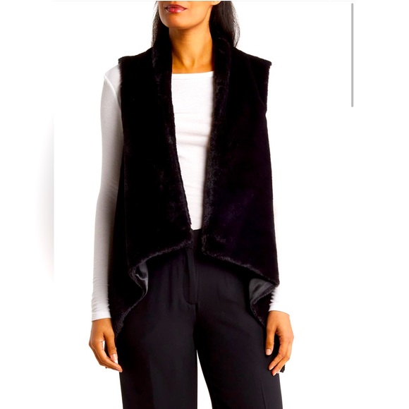 Nordstrom Jackets & Blazers - NWT Black Faux Fur Vest